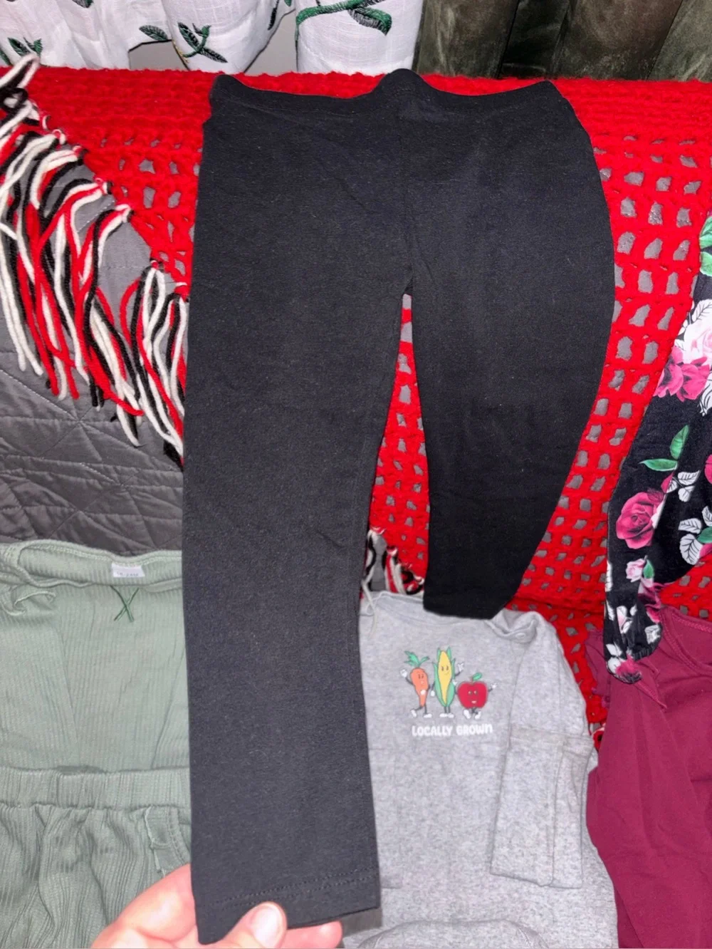 Baby clothes (girls)24 months 3 outfits and 1 shirt